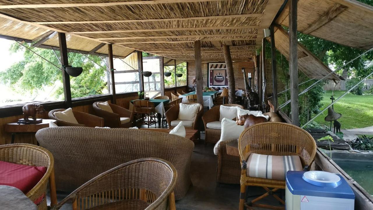Norman Carr Cottage Monkey Bay Экстерьер фото