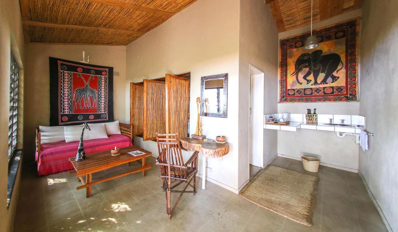 Norman Carr Cottage Monkey Bay Экстерьер фото
